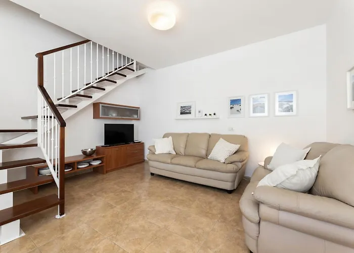 Acogedor Duplex Con Terraza Privada En Orzola Apartamento *