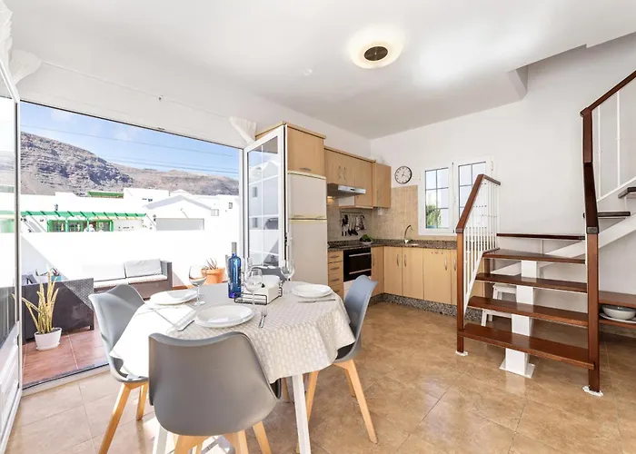 Acogedor Duplex Con Terraza Privada En Orzola Apartamento Órzola